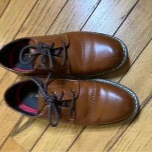 Brown Leather Dress Shoes with Polished Finish